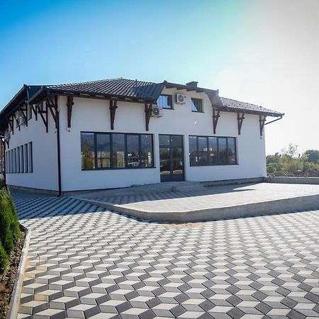 Prenociste Adria Aparthotel Vranje Bagian luar foto