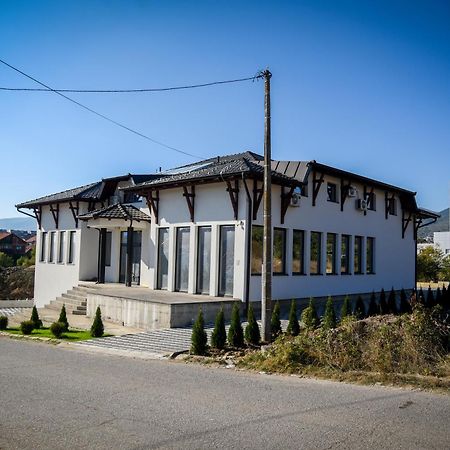 Prenociste Adria Aparthotel Vranje Bagian luar foto