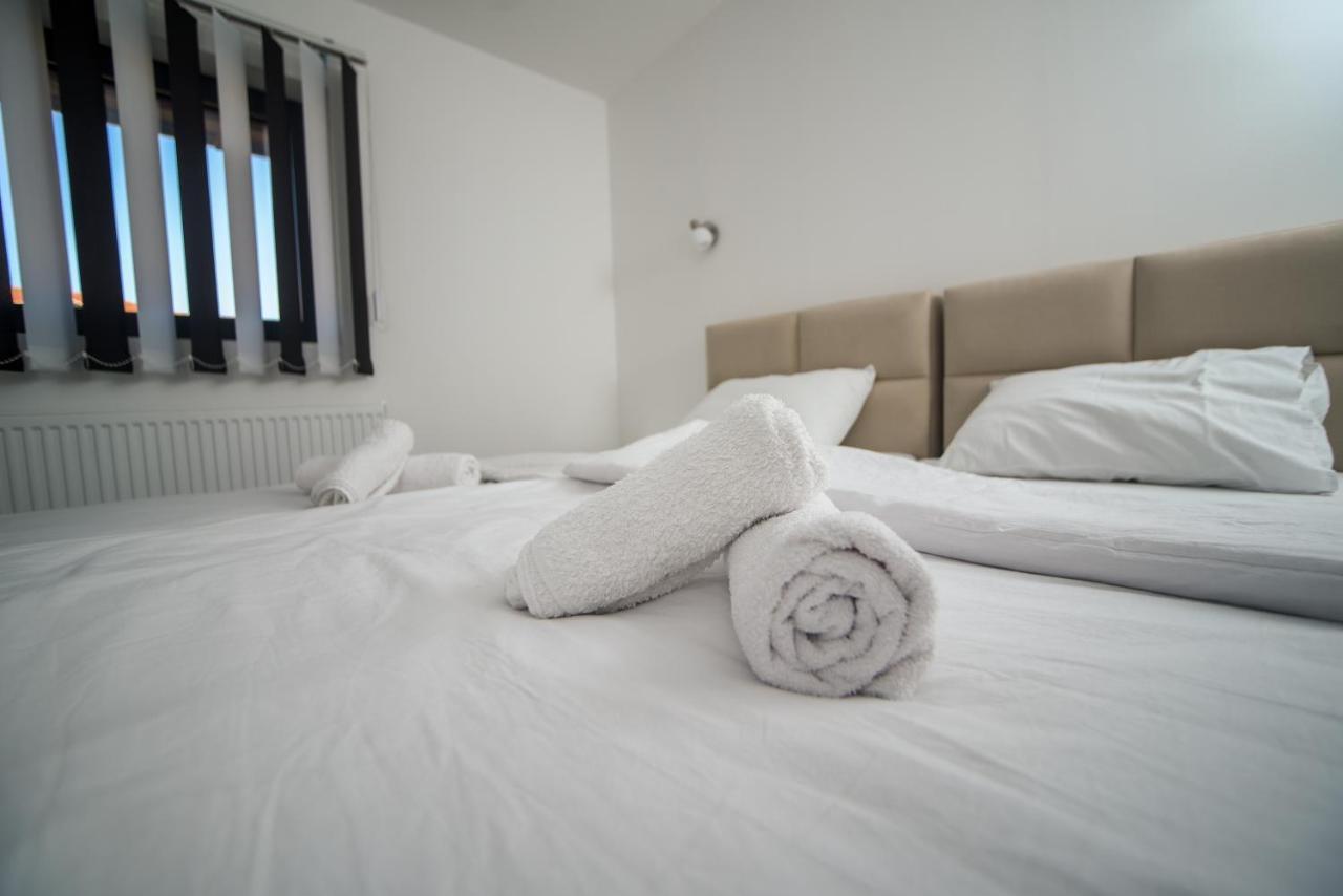 Prenociste Adria Aparthotel Vranje Bagian luar foto