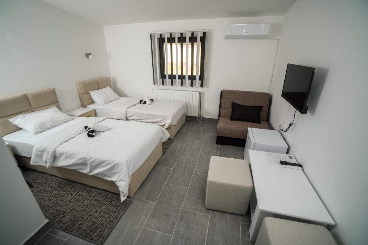 Prenociste Adria Aparthotel Vranje Bagian luar foto